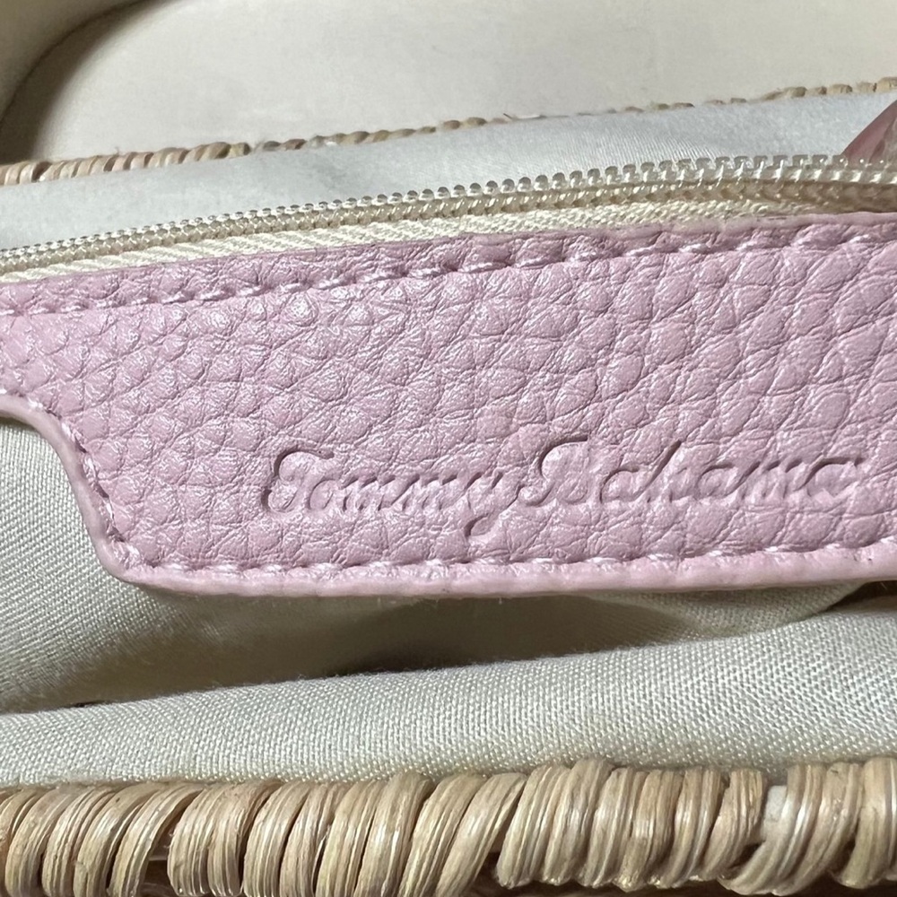 Tommy Bahama Wicker & Pink
Faux Leather Crossbody - Picture 2 of 15